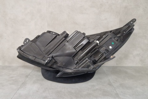 LAMPA PRZÓD OPEL CORSA E ZWYKŁA + LED PRAWA RH 14-19 13381344
