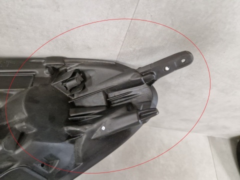 LAMPA PRZÓD OPEL CORSA E ZWYKŁA + LED PRAWA RH 14-19 13381344