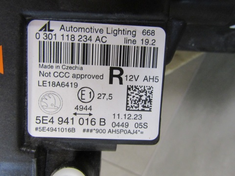 LAMPA PRZÓD SKODA OCTAVIA IV FULL LED 19-24 RH PRAWA 5E4941016B