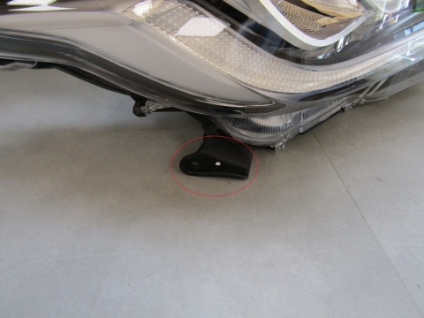 LAMPA PRZÓD TOYOTA YARIS IV LED 20- RH PRAWA