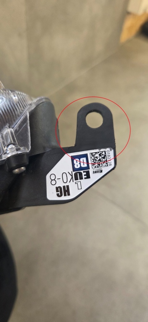 LAMPA PRZÓD TOYOTA YARIS IV 4 LED LH LEWA 20-