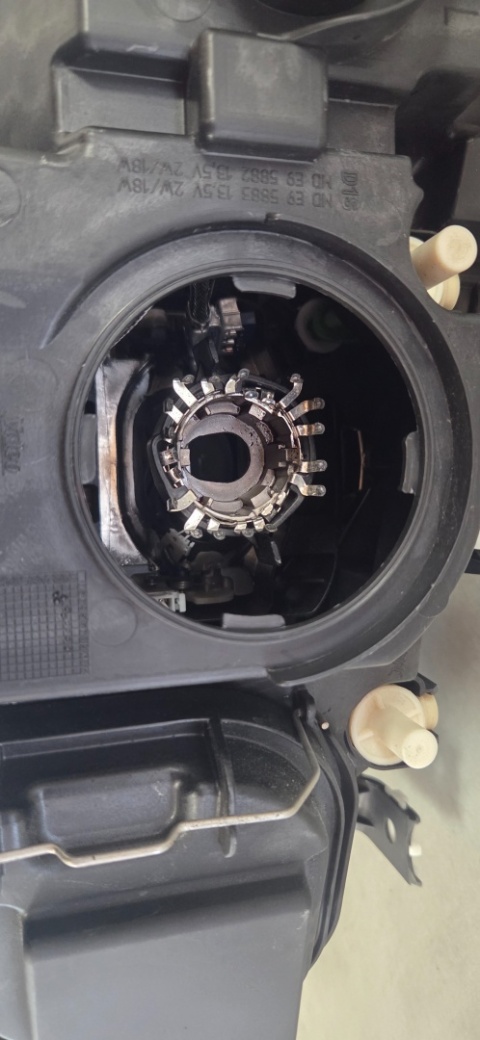 LAMPA PRZÓD BMW X1 E84 LIFT LCI KSENON NIESKRĘTNY LEWA LH 12-15 KANADA 7290265