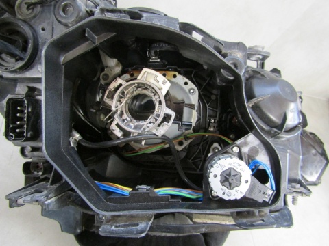 LAMPA PRZÓD BMW 5 E60 E61 KSENON NIESKRĘTNY 03-07 LH LEWA 15872300
