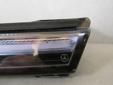 Lampa przód blenda Mercedes EQA EQB W243 243 LED DRL 21- A2439063200