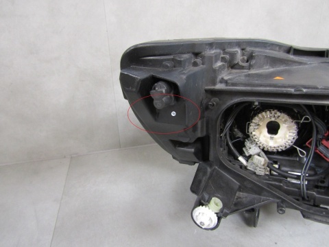 LAMPA PRZÓD SKODA SUPERB 2 II LIFT KSENON SKRĘTNY 13-15 LH 3T1941015H