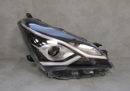 Lampa przód Toyota Yaris 3 III Lift ZWYKŁA SOCZEWKA 17-20 RH PRAWA