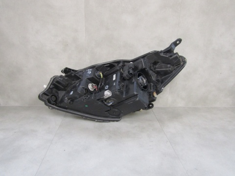 Lampa przód Toyota Yaris 3 III Lift ZWYKŁA SOCZEWKA 17-20 RH PRAWA