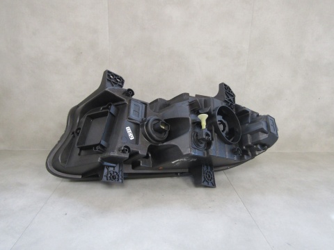 LAMPA PRZÓD DODGE CHARGER LIFT ZWYKŁA Z LED 15- RH PRAWA 68294430AF