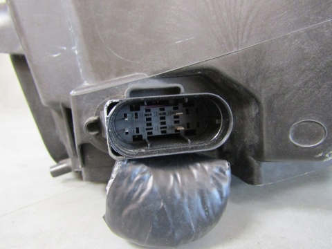 LAMPA PRZÓD MERCEDES GLC W253 LED HIGH PERFORMANCE LIFT 19- RH A2539066403