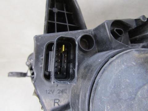 LAMPA PRZÓD OPEL GRANDLAND X ZWYKŁA Z LED RH PRAWA 17-21 YP00015580