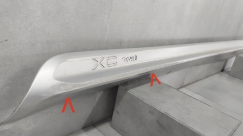 Listwa progowa prawa Volovo XC60 R Design 08-17