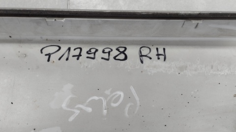 Listwa progowa prawa Volovo XC60 R Design 08-17