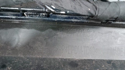 Zderzak przód przedni Volkswagen VW Touareg III lift R line 23-/6PDC+kamera
