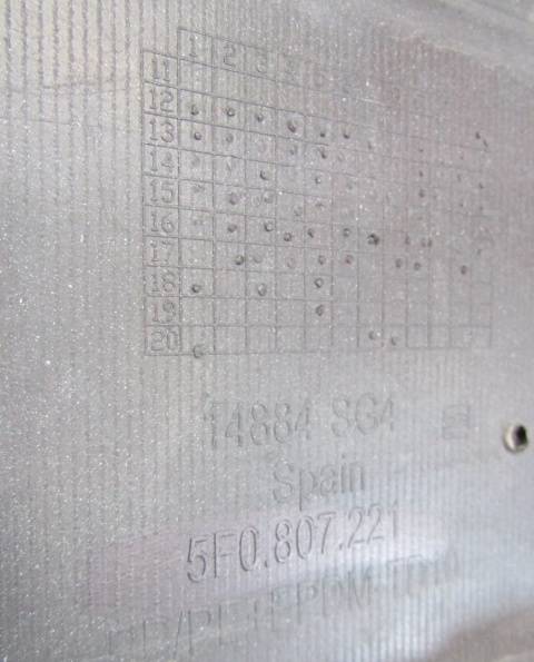 Zderzak przód przedni Seat Leon 3 III 5F0 12-16 / +halogen