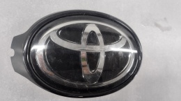 Znaczek emblemat logo pod radar grill przód TOYOTA Corolla E21 2018-