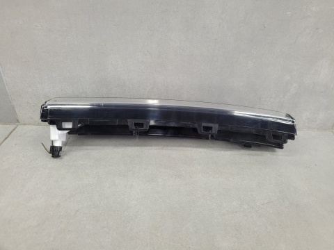 Kratka Led DRL atrapy grilla prawy przód Volkswagen VW Passat B9 3J0 24-