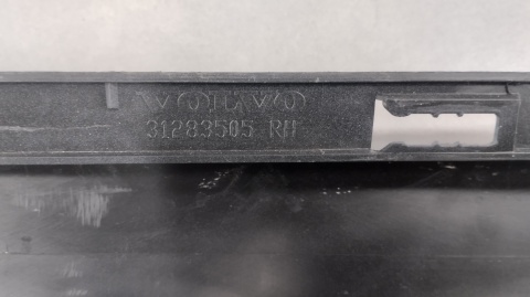 Listwa progowa prawa Volvo V50 S50 04-12 komplet