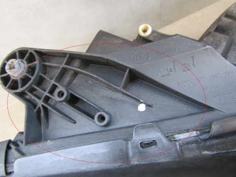 LAMPA PRZÓD MERCEDES W204 LIFT KSENON SKRĘTNY ILS CZARNA RH PRAWA 11-14 A2048204439