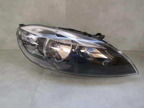 Lampa przód Volvo V40 ZWYKŁA 12-16 RH PRAWA 31420004