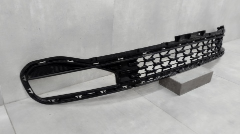Grill atrapa zderzaka przód LYNK&CO 01 / 8889675860