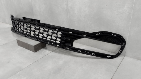 Grill atrapa zderzaka przód LYNK&CO 01 / 8889675860