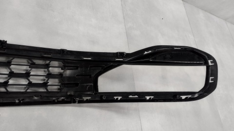 Grill atrapa zderzaka przód LYNK&CO 01 / 8889675860