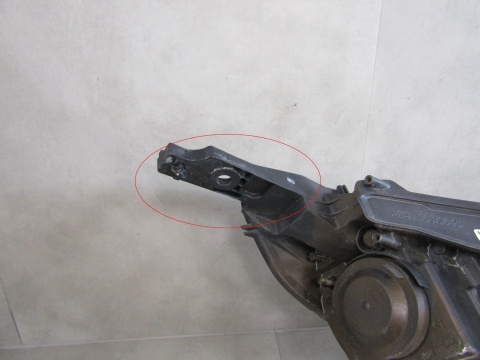 LAMPA PRZÓD PEUGEOT 2008 I LIFT ZWYKŁA SOCZEWKA 16-19 LH LEWA 9825313980