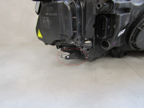 LAMPA PRZÓD VOLKSWAGEN GOLF VII R KSENON SKRĘTNY 12-16 LH LEWA