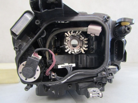 LAMPA PRZÓD VOLKSWAGEN GOLF VII R KSENON SKRĘTNY 12-16 LH LEWA