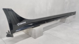 Listwa progowa prawa Jaguar XE 760 sport 14- gx7M-101d56-a