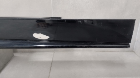 Listwa progowa prawa Jaguar XE 760 sport 14- gx7M-101d56-a