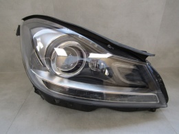 LAMPA PRZÓD MERCEDES W204 LIFT KSENON SKRĘTNY ILS CZARNA AMG RH PRAWA 11-14