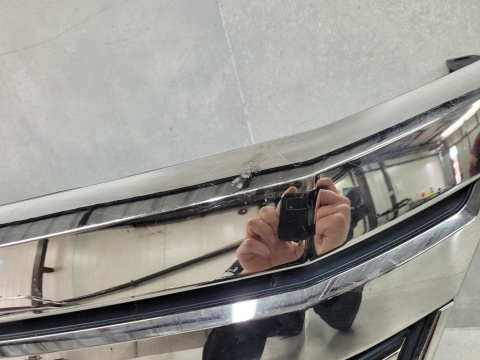 Grill atrapa zderzaka przód Toyota Vellfire 08-15