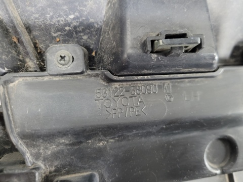 Grill atrapa zderzaka przód Toyota Vellfire 08-15