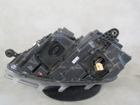 LAMPA PRZÓD SKODA OCTAVIA 3 III KSENON SKRĘTNY 12-16 RH PRAWA 5E1941016B