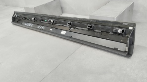Listwa drzwi drzwiowa prawa przód przedni prawy Skoda Enyaq Lift 25- 5LG