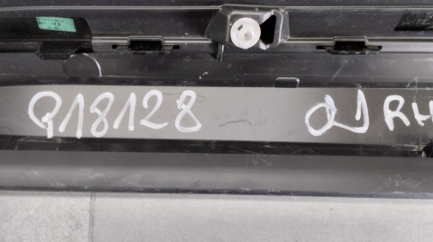 Listwa drzwi drzwiowa prawa przód przedni prawy Skoda Enyaq Lift 25- 5LG