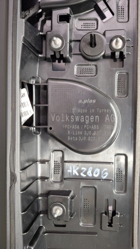 Spoiler lotka daszek klapy tył Vw Volkswagen Passat B9 3J0 R-Line kombi 24-