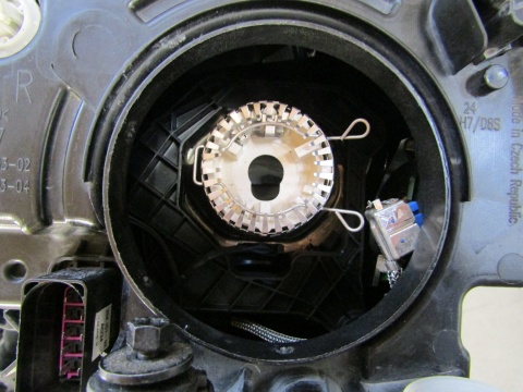 LAMPA PRZÓD VOLKSWAGEN CADDY III 3 LIFT KSENON NIESKRĘTNY 15-20 RH 2K1941032A
