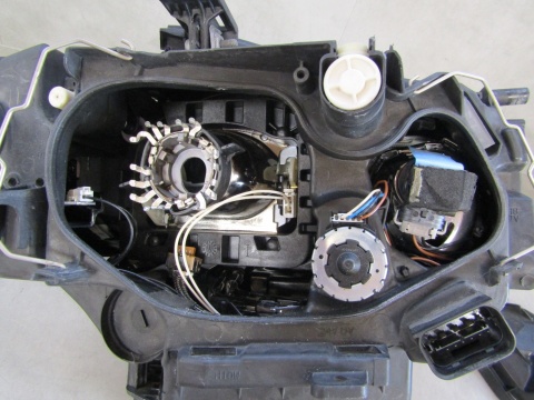 LAMPA PRZÓD BMW 1 E81 E87 E88 LIFT KSENON NIESKRĘTNY 07-11 LH LEWA 7263645-02