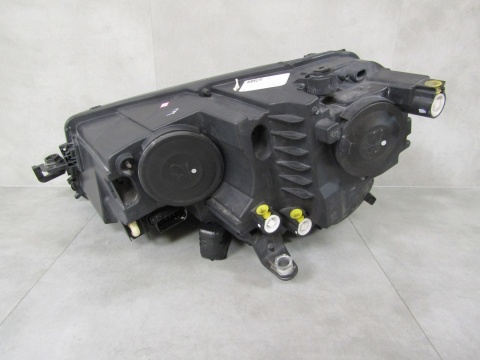 Lampa przód Skoda Karoq ZWYKŁA Z LED 17-21 RH 57B941016A