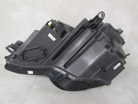 Lampa przód Skoda Karoq ZWYKŁA Z LED 17-21 RH 57B941016A