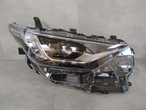 Lampa przód Toyota Auris 2 II Lift FULL LED 15-18 RH 81110-02K60