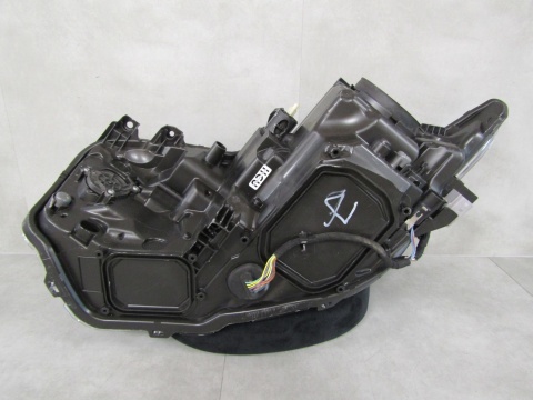 Lampa przód Toyota Auris 2 II Lift FULL LED 15-18 RH 81110-02K60