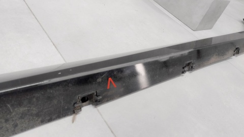 Listwa progowa lewa Nissan Leaf II ZE1 17- gg440-0275c-c