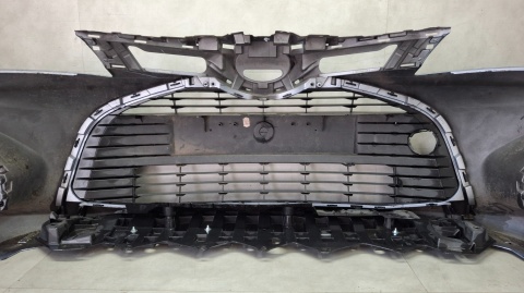 Zderzak przód przedni Toyota Yaris 3 III Lift 14-17 / + osłona