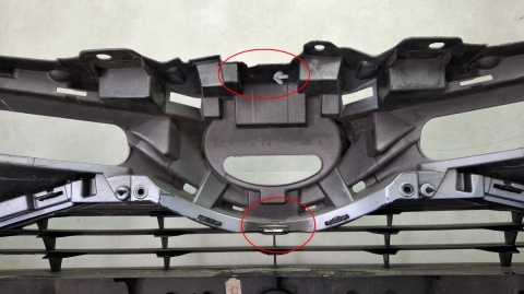 Zderzak przód przedni Toyota Yaris 3 III Lift 14-17 / + osłona