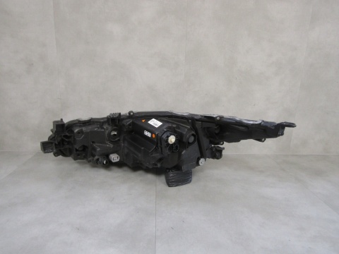 LAMPA PRZÓD TOYOTA COROLLA E21 SEDAN FULL LED RH 18-23 81110-02T50-00