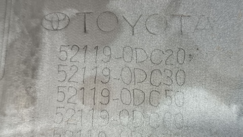 Zderzak przód przedni Toyota Yaris Cross 21-