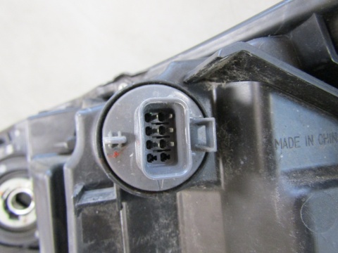 LAMPA PRZÓD HONDA HR-V HRV II 2 LED 13-19 RH PRAWA
